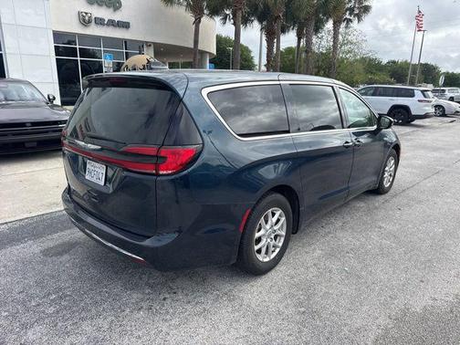 Blue Pearl 2023 Chrysler Pacifica Touring L