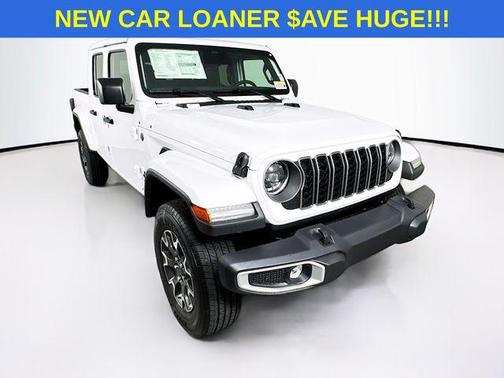 Bright White Clearcoat 2026 Jeep Gladiator Sahara 4x4