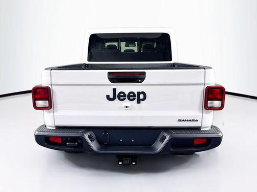 2026 Jeep Gladiator Sahara 4x4