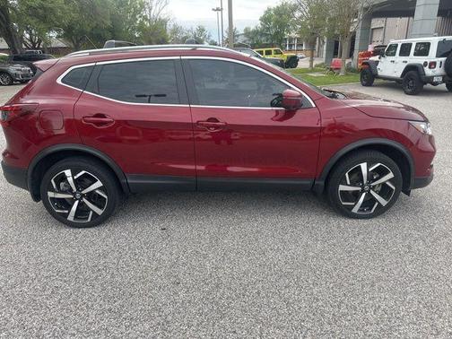2022 Nissan Rogue Sport SL