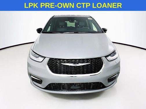 2025 Chrysler Pacifica Hybrid Select