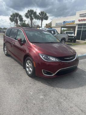 2018 Chrysler Pacifica Hybrid Touring Plus