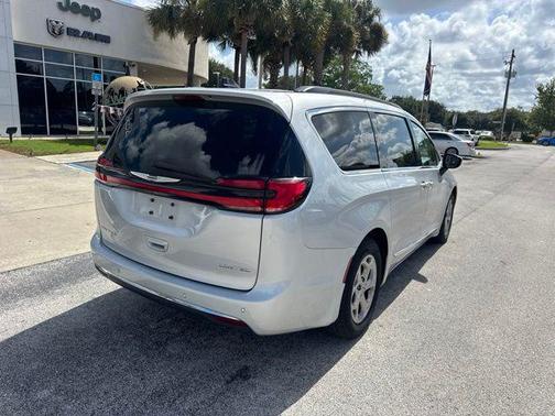 Silver Mist Clearcoat 2023 Chrysler Pacifica Limited