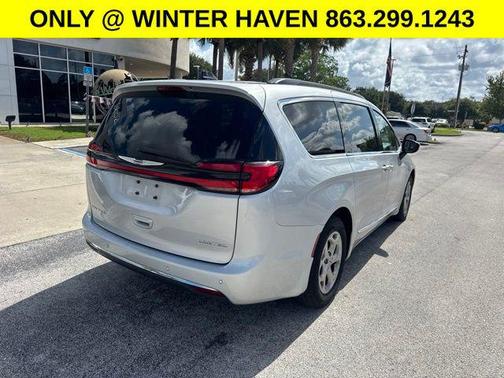 Silver Mist Clearcoat 2023 Chrysler Pacifica Limited