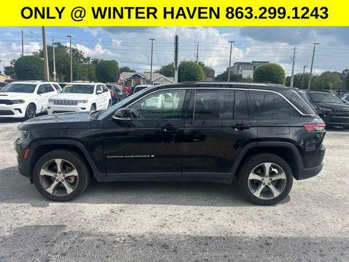 Diamond Black Crystal Pearlcoat 2023 Jeep Grand Cherokee Limited