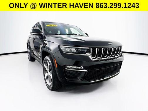 Diamond Black Crystal Pearlcoat 2023 Jeep Grand Cherokee Limited