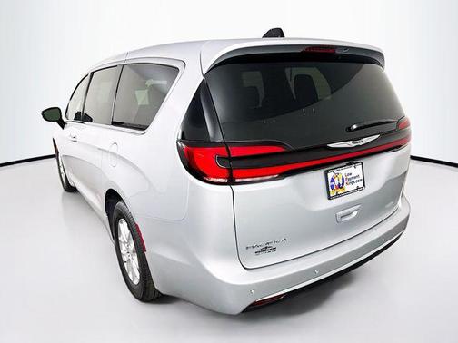 Silver Mist Clearcoat 2026 Chrysler Pacifica L