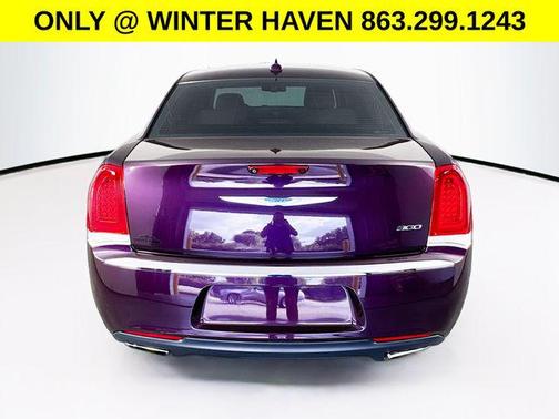 2021 Chrysler 300 Touring