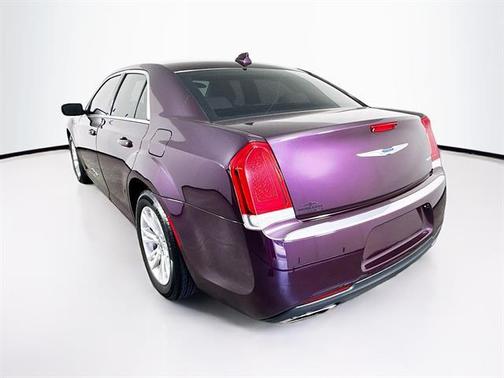 2021 Chrysler 300 Touring