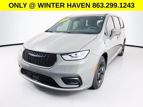 2022 Chrysler Pacifica Hybrid Touring L