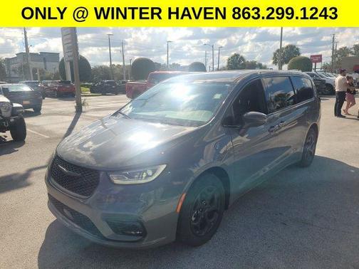 2022 Chrysler Pacifica Hybrid Touring L