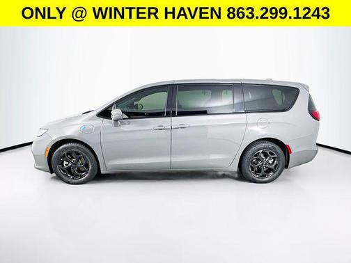 2022 Chrysler Pacifica Hybrid Touring L