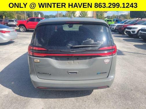 2022 Chrysler Pacifica Hybrid Touring L