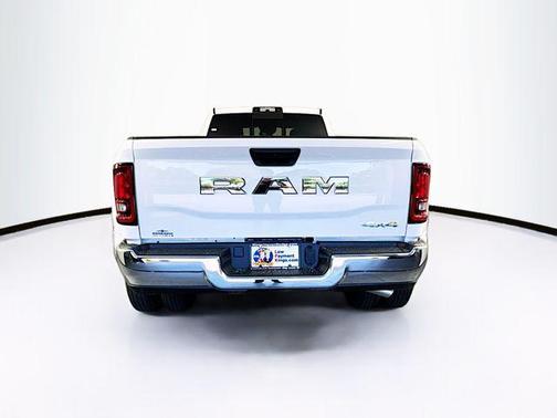 Bright White Clearcoat 2026 RAM 3500 Tradesman Crew Cab 4x4 8' Box