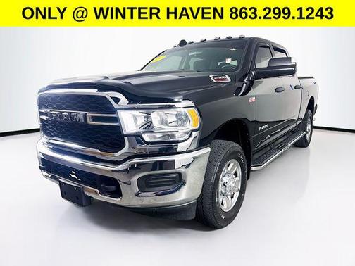 Diamond Black Crystal Pearlcoat 2020 RAM 2500 Tradesman Crew Cab 4x4 6'4' Box