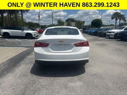 Summit White 2024 Chevrolet Malibu FWD 1LT