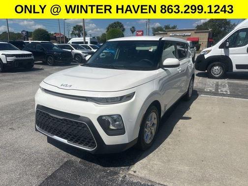 Snow White Pearl 2022 Kia Soul LX