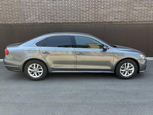 2016 Volkswagen Passat 1.8T S