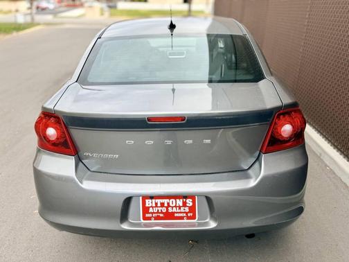 2012 Dodge Avenger SE
