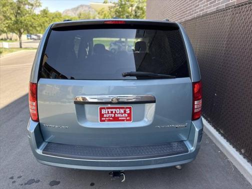 2010 Chrysler Town & Country Touring