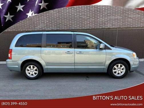2010 Chrysler Town & Country Touring