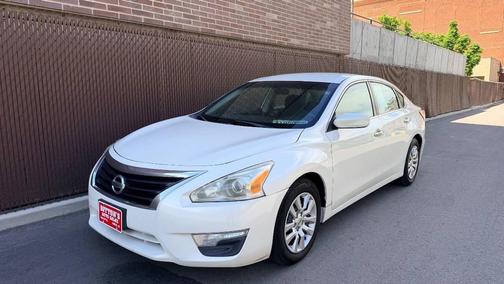 Pearl White 2013 Nissan Altima 2.5 S