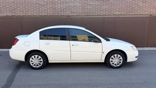 Polar White 2007 Saturn Ion 2