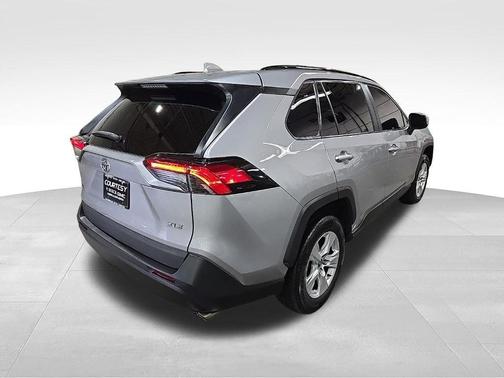 Silver Sky Metallic 2021 Toyota RAV4 XLE