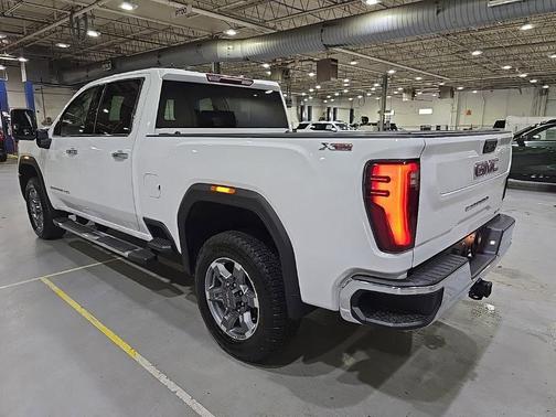 Summit White 2025 GMC Sierra 2500 SLT