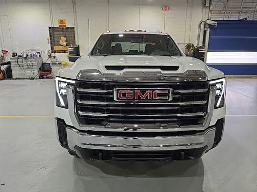 Summit White 2025 GMC Sierra 2500 SLT