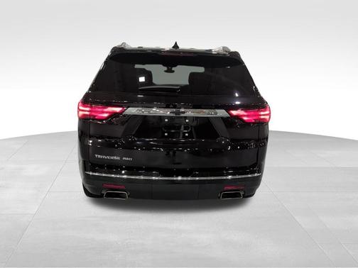 Mosaic Black Metallic 2023 Chevrolet Traverse High Country