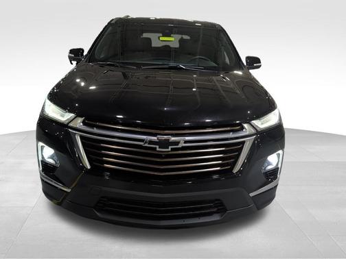 Mosaic Black Metallic 2023 Chevrolet Traverse High Country