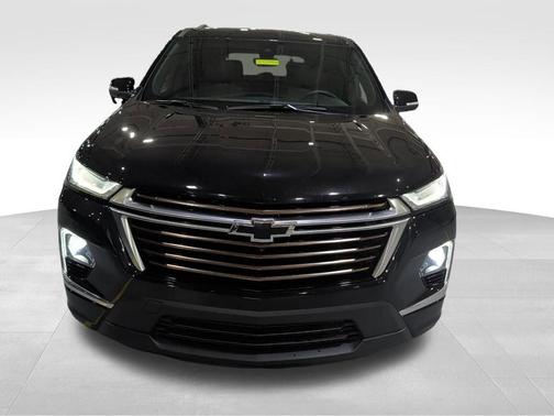 Mosaic Black Metallic 2023 Chevrolet Traverse High Country