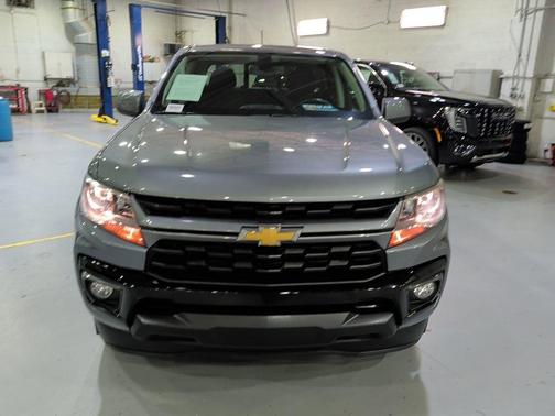 Satin Steel Metallic 2022 Chevrolet Colorado LT