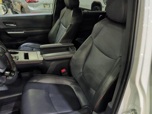 2022 Toyota Sienna XSE 7 Passenger