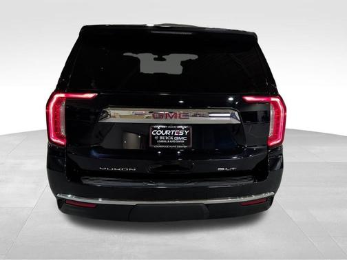 2022 GMC Yukon SLT