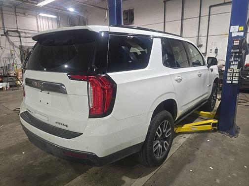 2023 GMC Yukon AT4