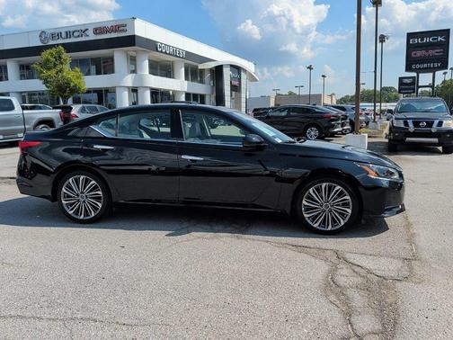 Black 2024 Nissan Altima 2.5 SL