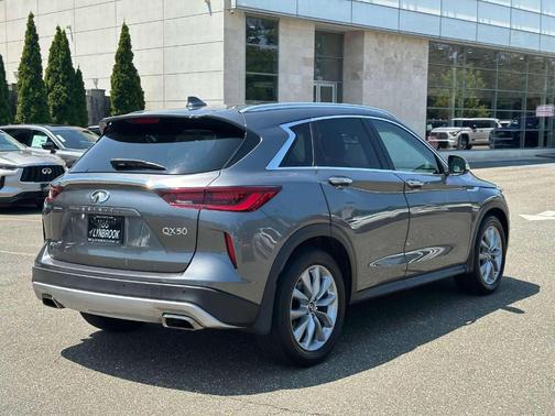 2022 INFINITI QX50 Luxe
