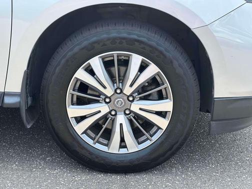 2018 Nissan Pathfinder S