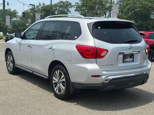2018 Nissan Pathfinder S