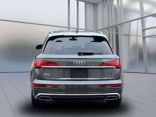 2023 Audi Q5 45 S line quattro Premium