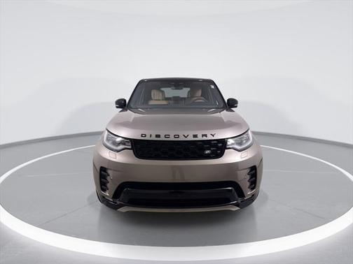 2025 Land Rover Discovery P300 Dynamic SE
