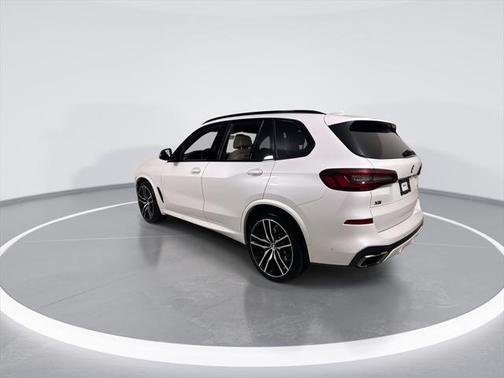 2022 BMW X5 M50i
