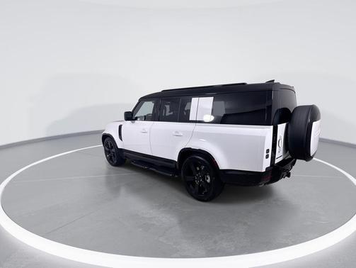 FUJI WHT 2026 Land Rover Defender P400 X-Dynamic SE