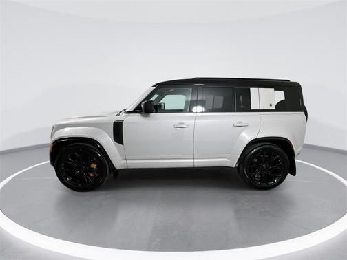 2026 Land Rover Defender 110 V8