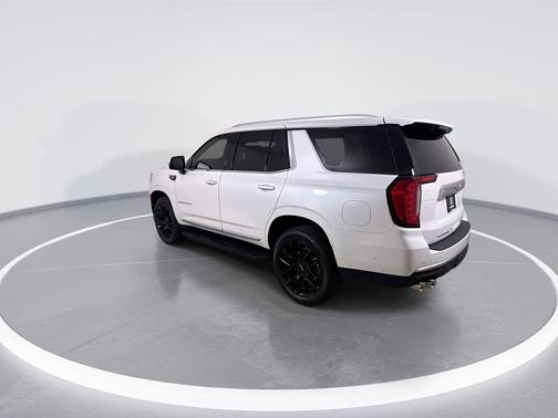 White Frost Tricoat 2023 GMC Yukon Denali