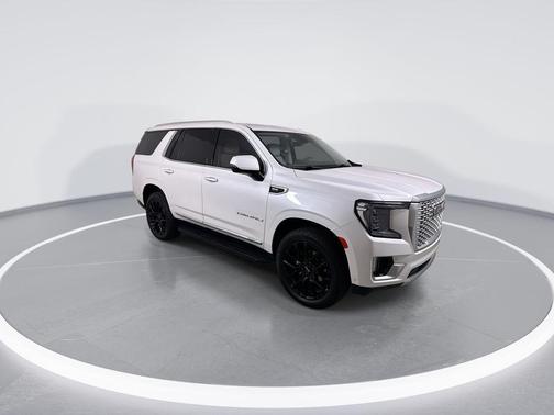 White Frost Tricoat 2023 GMC Yukon Denali