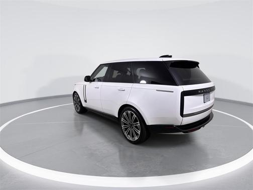 2026 Land Rover Range Rover P400 SE