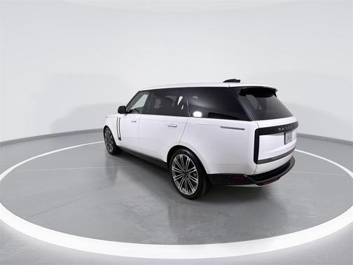 2026 Land Rover Range Rover P400 SE 7 Seat